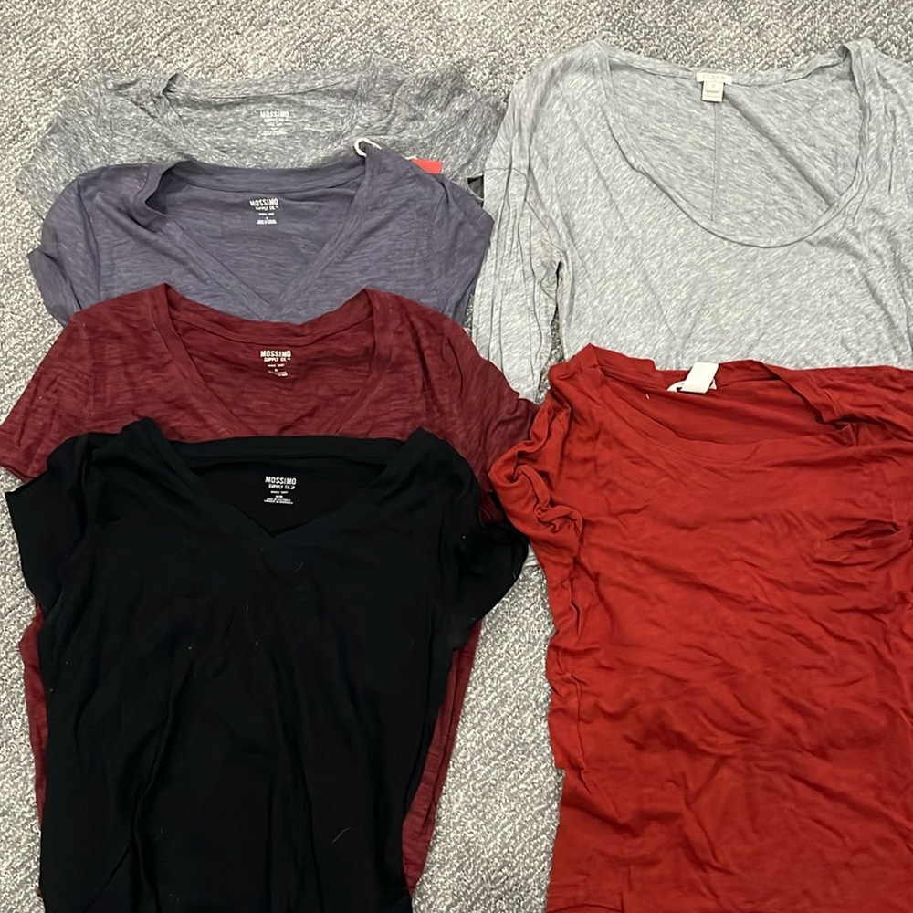 Mixed lot of basic tops!